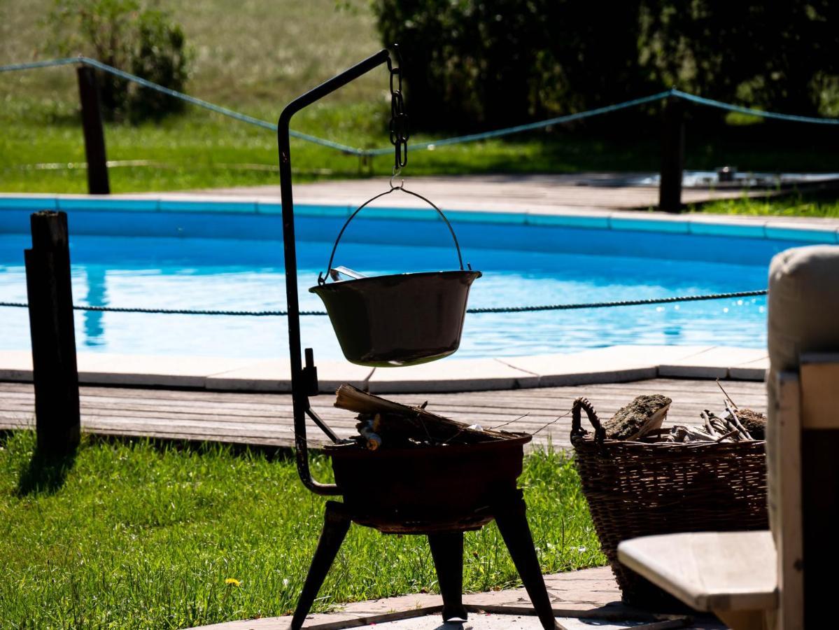 Ugo Apartman Halaszi Bagian luar foto