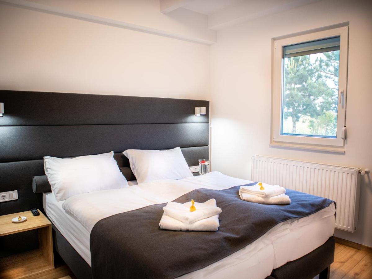 Ugo Apartman Halaszi Bagian luar foto