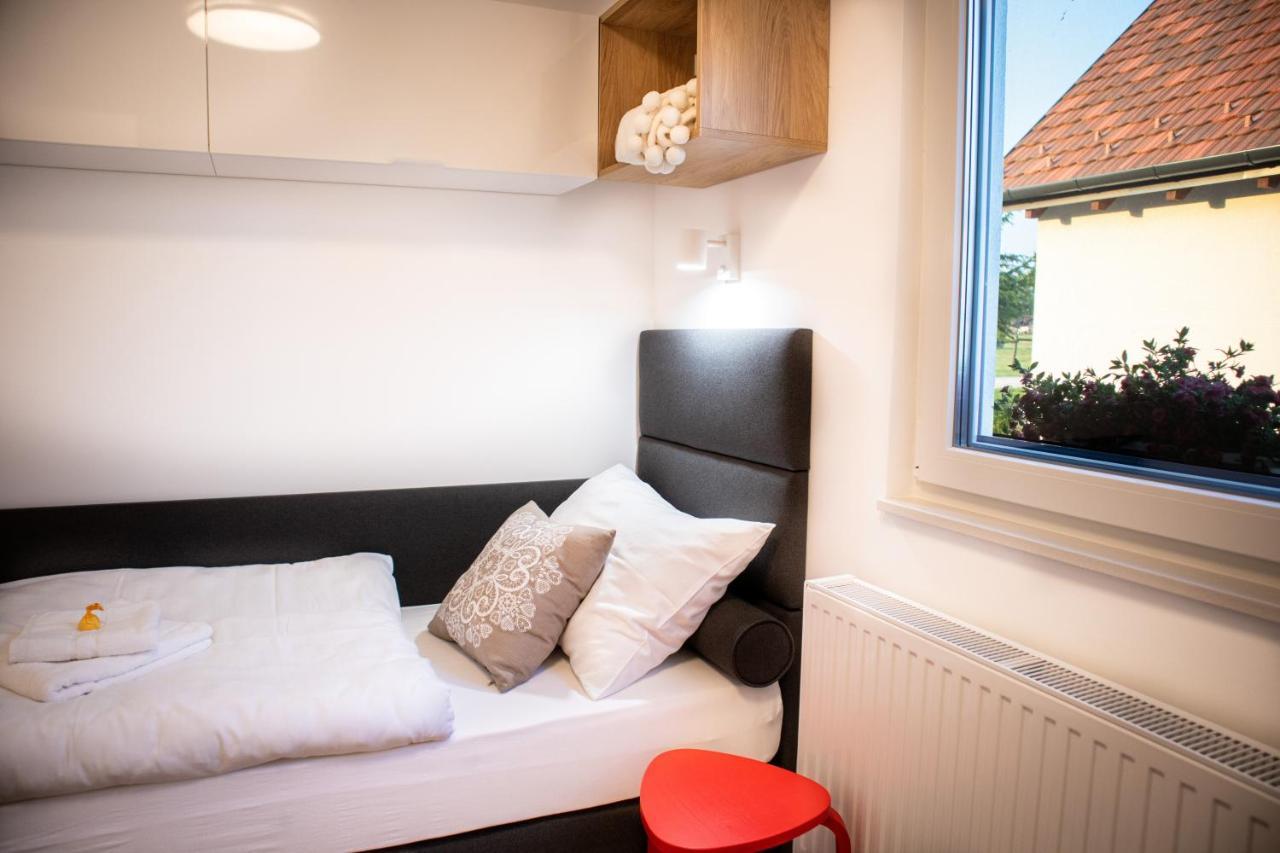 Ugo Apartman Halaszi Bagian luar foto