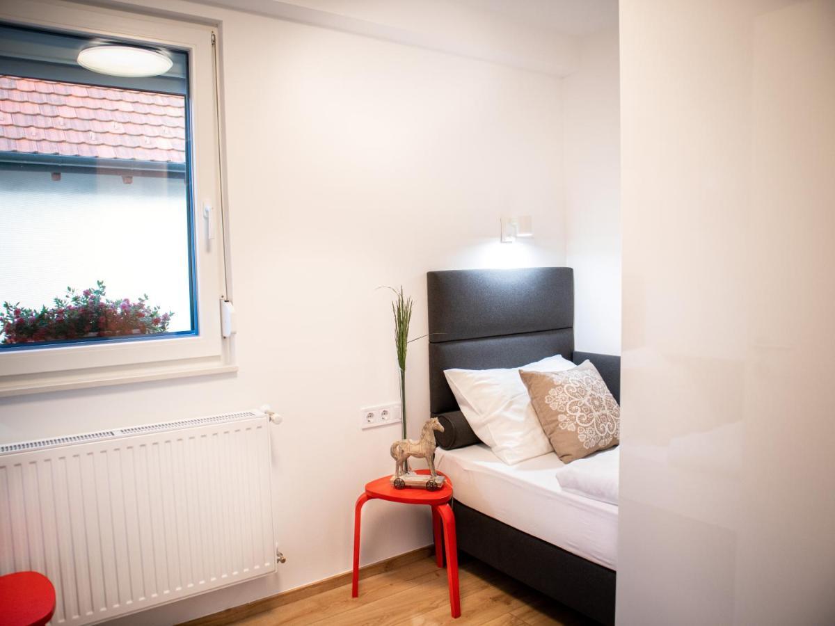 Ugo Apartman Halaszi Bagian luar foto