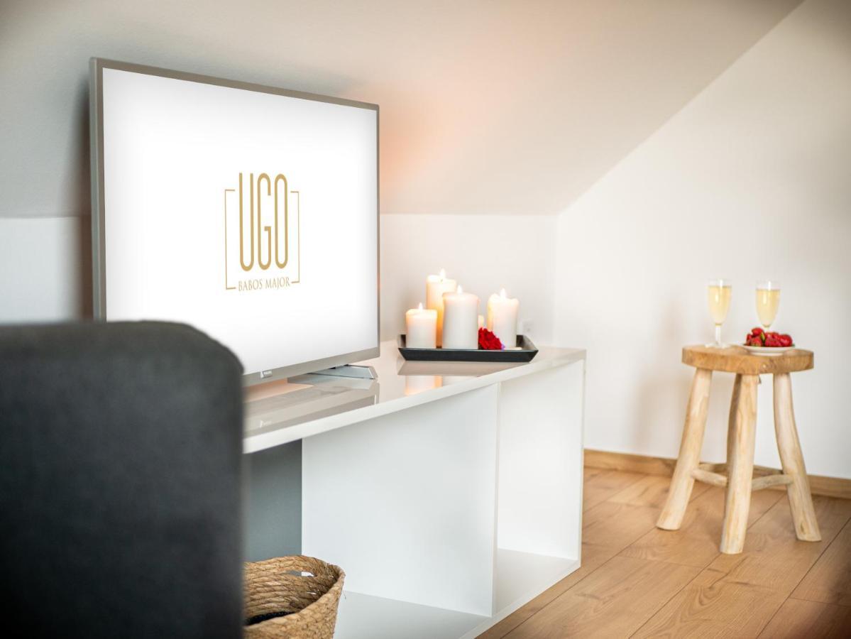 Ugo Apartman Halaszi Bagian luar foto