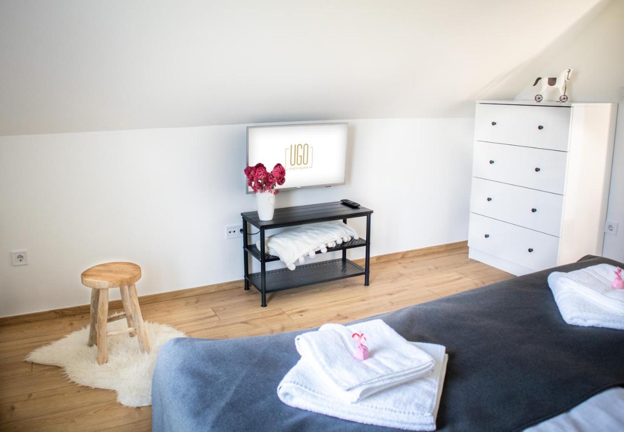 Ugo Apartman Halaszi Bagian luar foto
