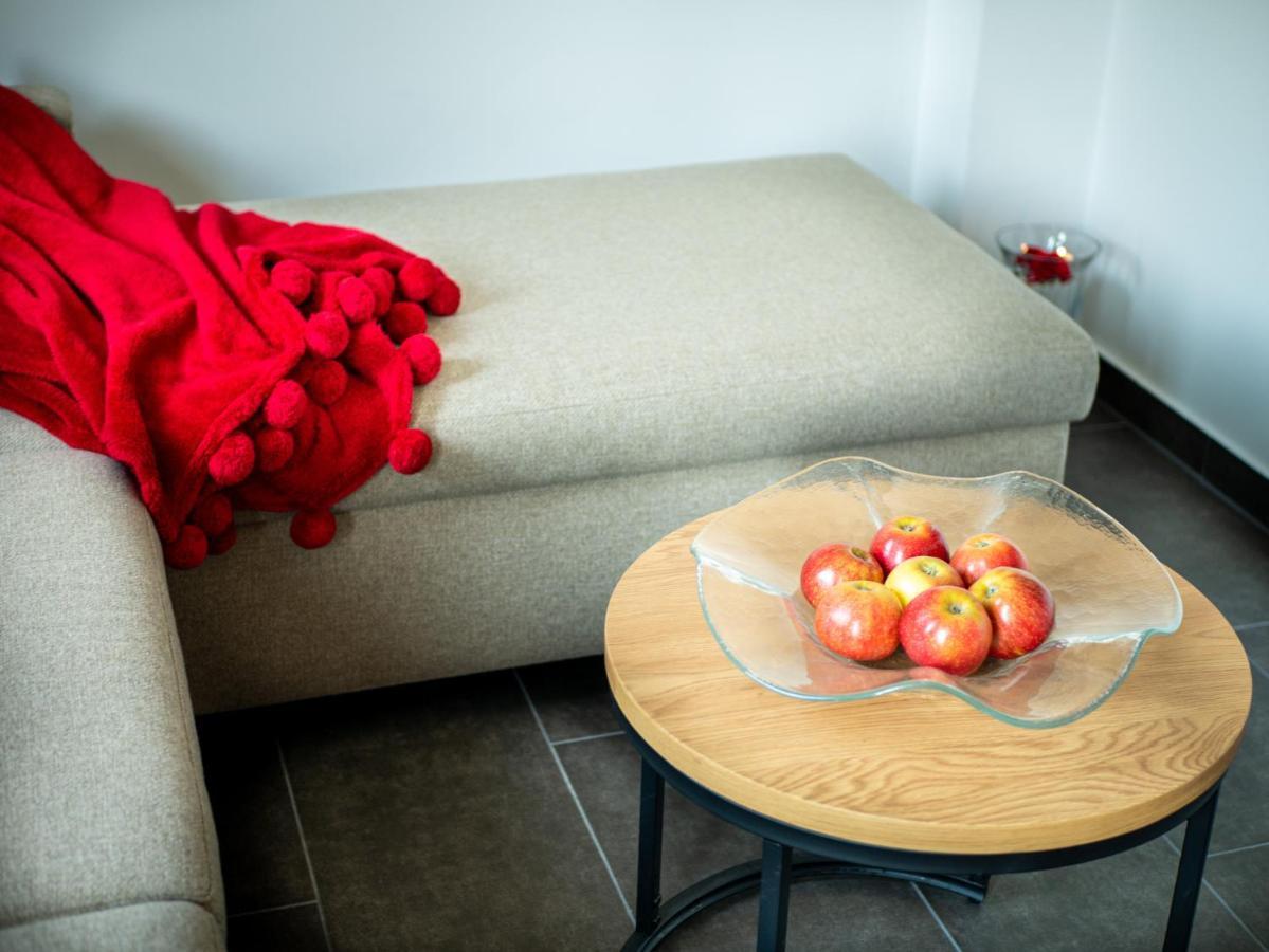 Ugo Apartman Halaszi Bagian luar foto