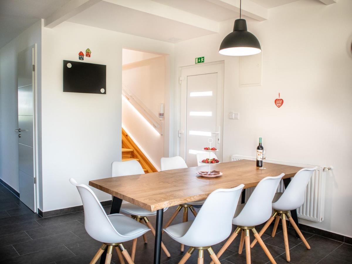 Ugo Apartman Halaszi Bagian luar foto