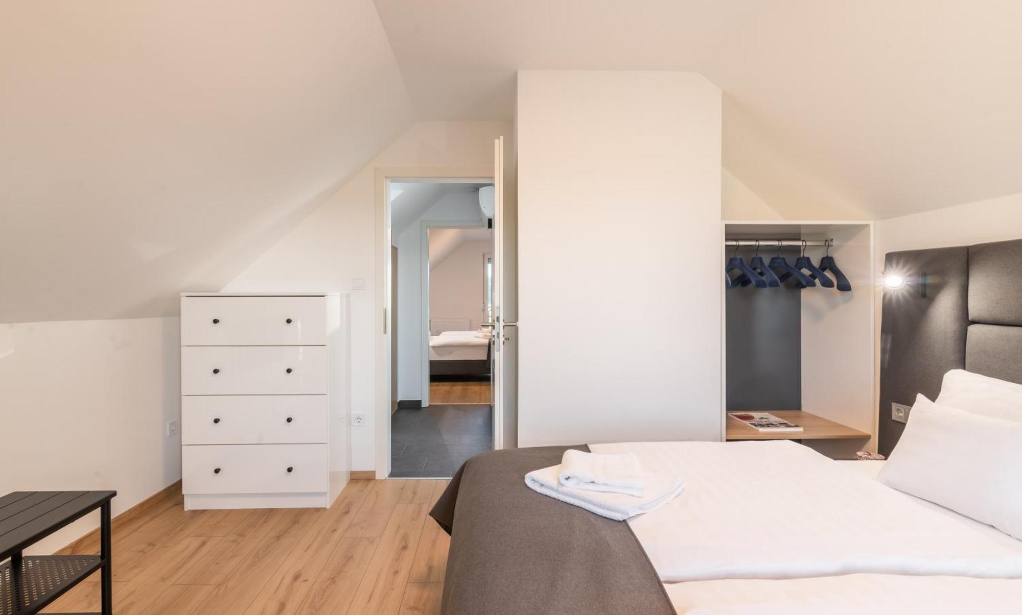 Ugo Apartman Halaszi Bagian luar foto